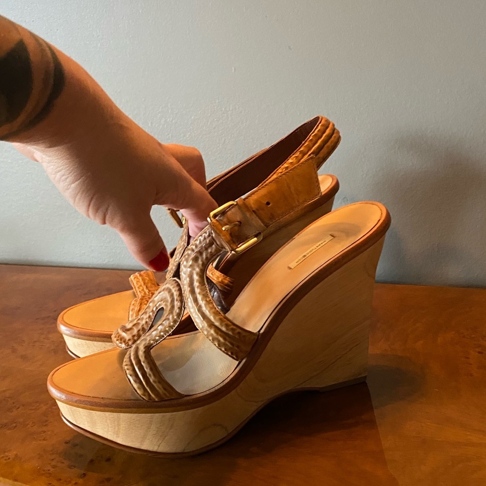 Max Studio Wood wedge heel sandal